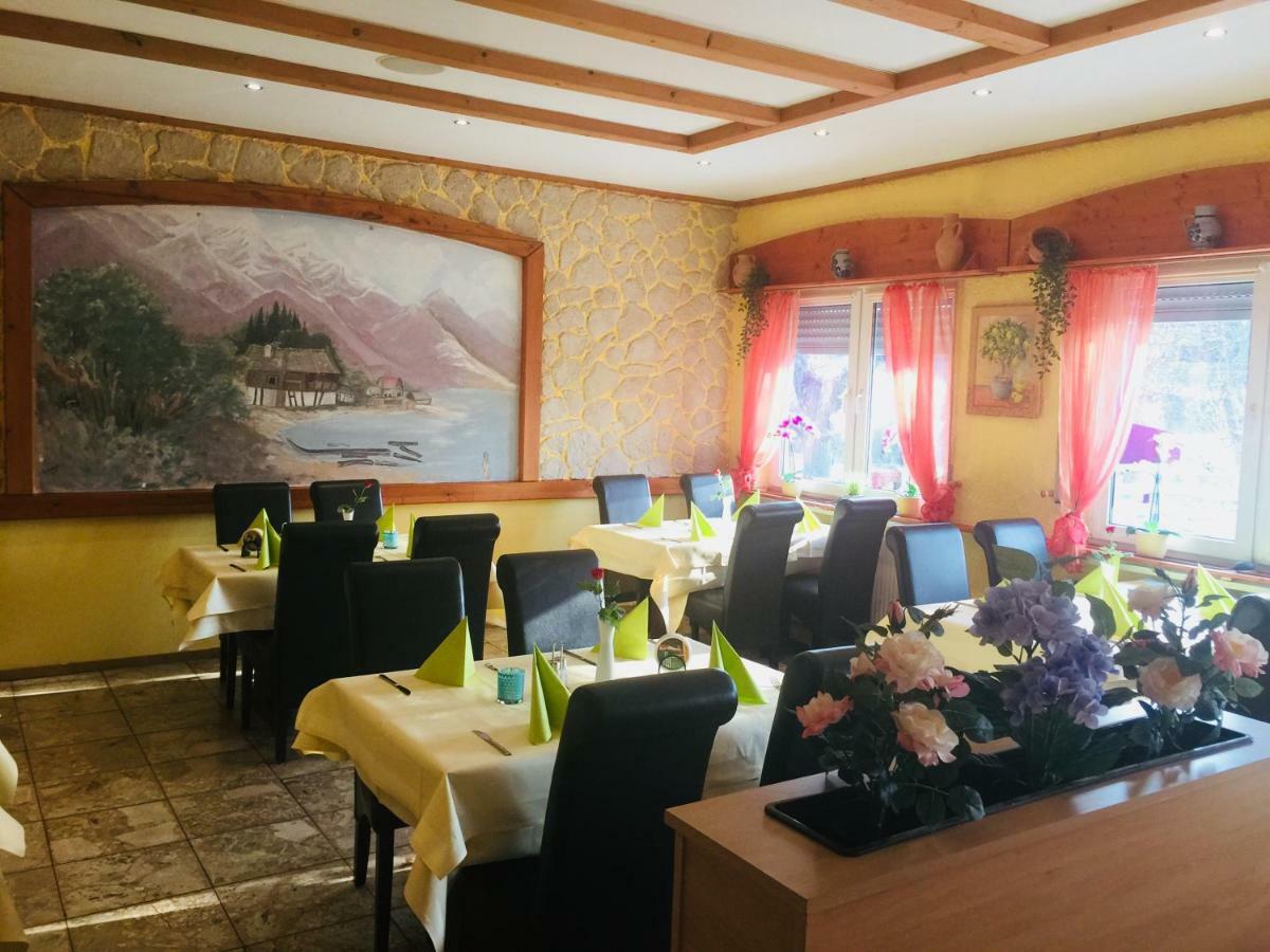 Hotel Restaurant Lindenhof Riedstadt Екстериор снимка