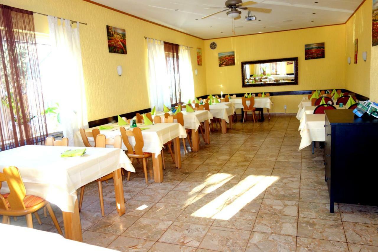 Hotel Restaurant Lindenhof Riedstadt Екстериор снимка